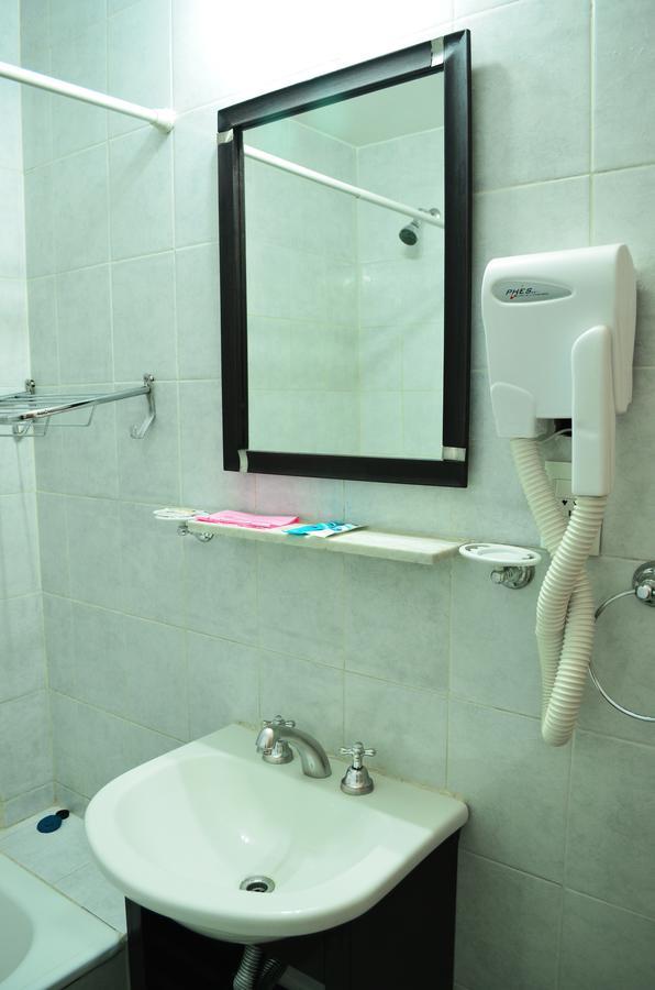 Hotel Huemul جنرال روكا المظهر الخارجي الصورة